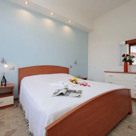 Apartment Glisente Sleeps 4 Dormelletto