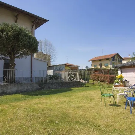 Glisente Sleeps 4 * Dormelletto