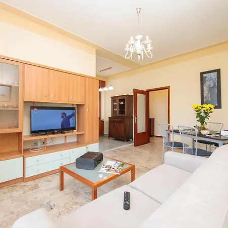 Apartment Glisente Sleeps 4 Dormelletto